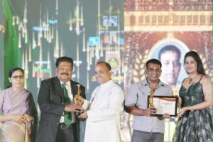 ഫാ. ജോയ് കുത്തൂരിനും സുഭാഷ് കാര്യാട്ടിനും റോട്ടറി അവാര്‍ഡ് സമ്മാനിച്ചു